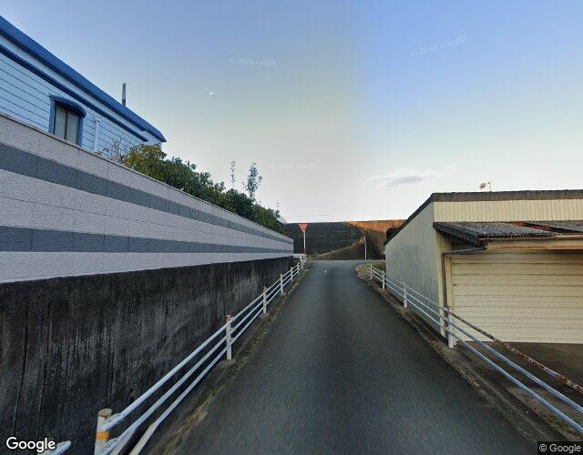 プリーベ 左側からの外観