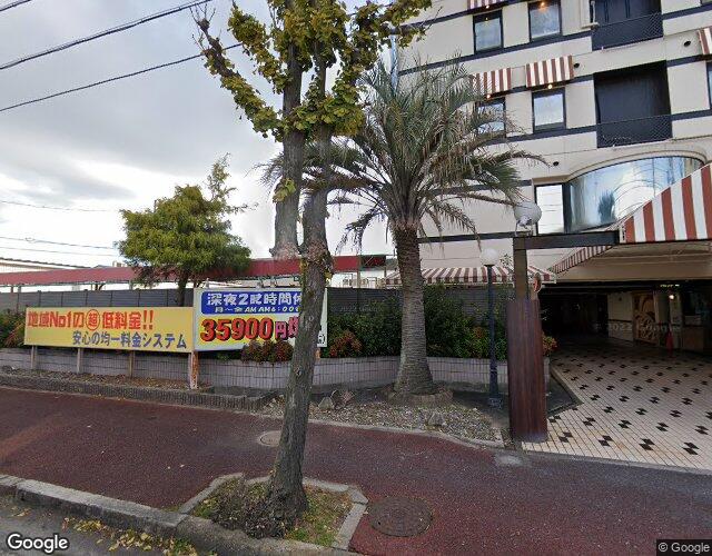 MIO CRILLON 右側からの外観
