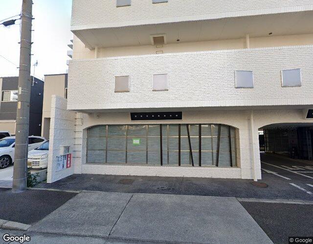 LALA 右側からの外観
