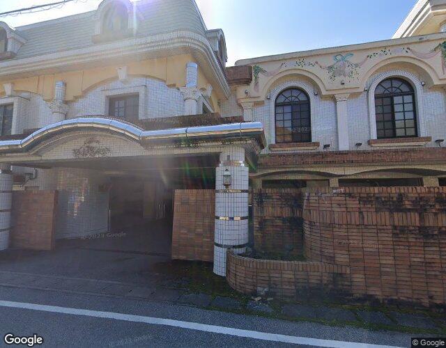 マドンナ 裏側からの外観