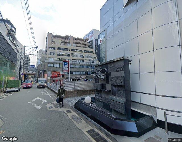 ウィング 右側からの外観