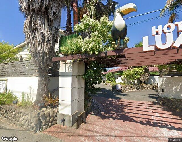 LUAU 左側からの外観