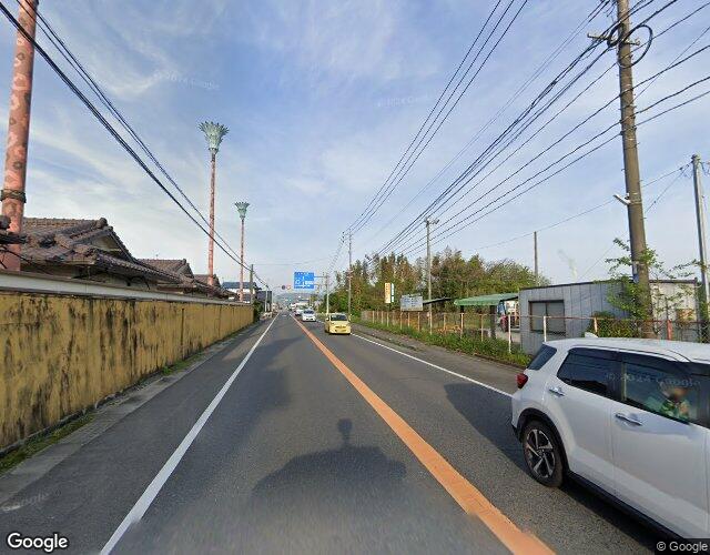 ファンファ 左側からの外観