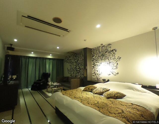 HOTEL 乱（ラン）【HAYAMA HOTELS】 右側からの外観