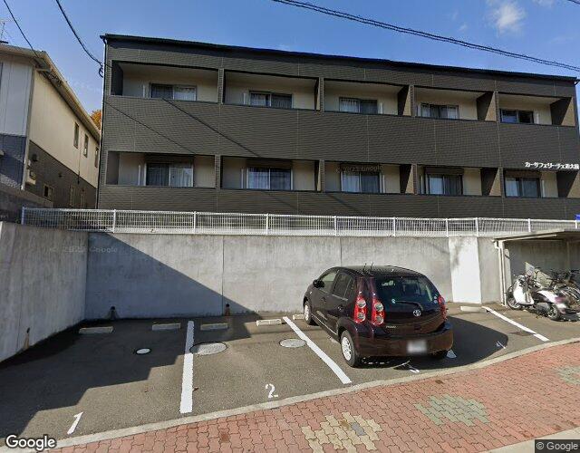 かぼちゃの馬車 左側からの外観