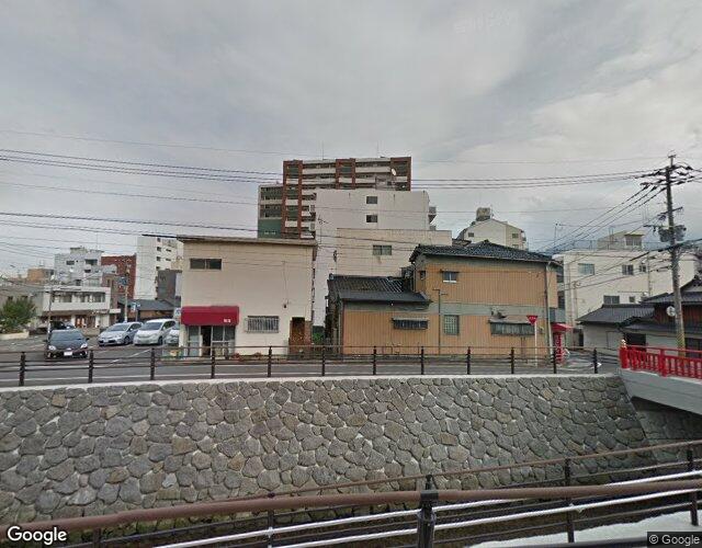 銀巴里倶楽部 右側からの外観