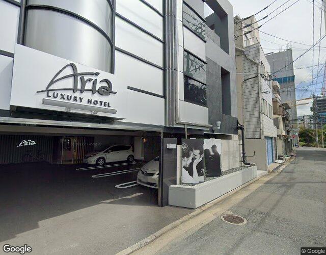 Aria 右側からの外観
