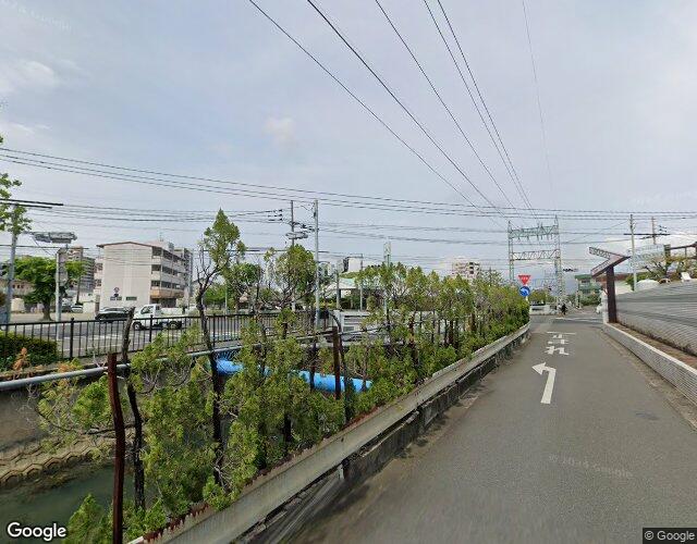 せいざん 左側からの外観