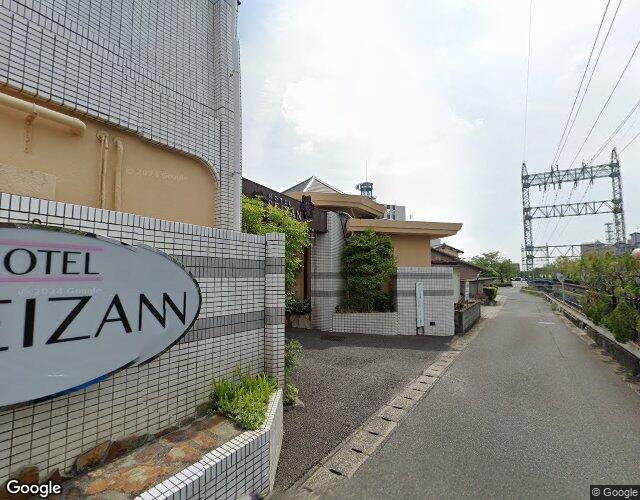 せいざん 右側からの外観