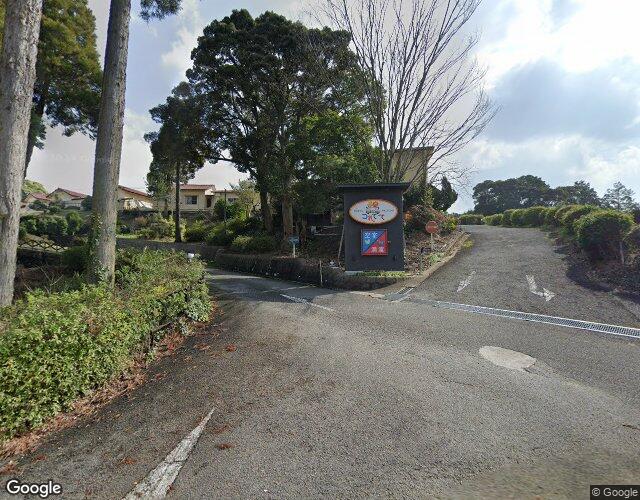 HOTEL つれてって（ツレテッテ）【HAYAMA HOTELS】 右側からの外観