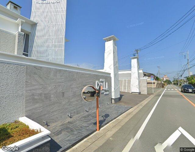FUN 左側からの外観