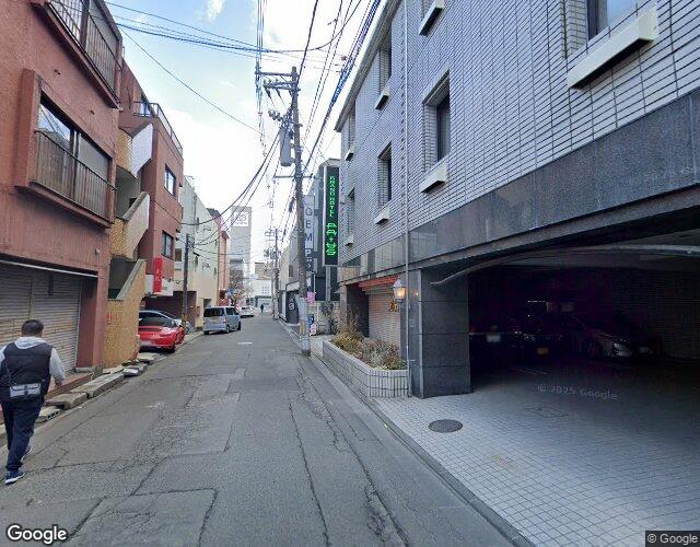 グランドホテル プリウス 裏側からの外観