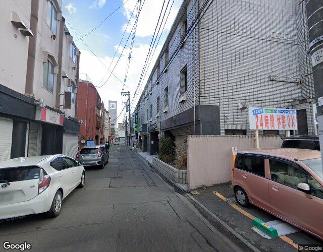 プリウス5 裏側からの外観
