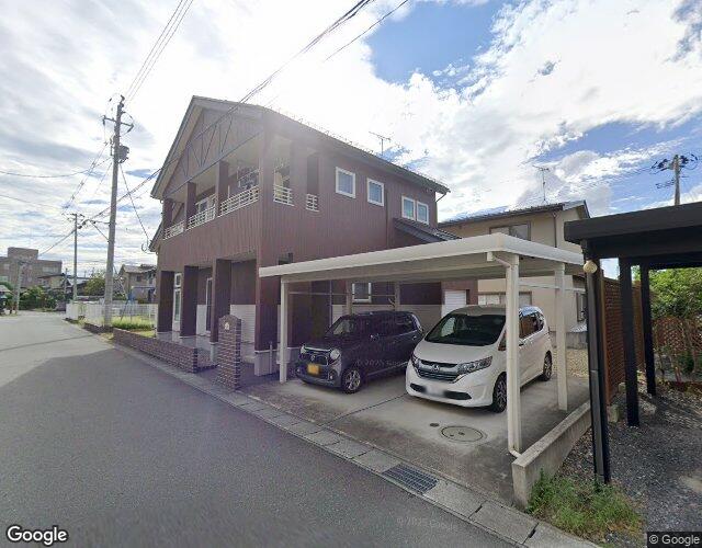 スカイ 山形 左側からの外観