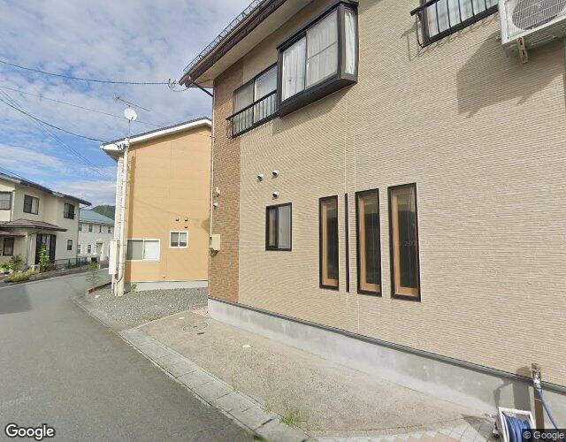 スカイ 山形 右側からの外観