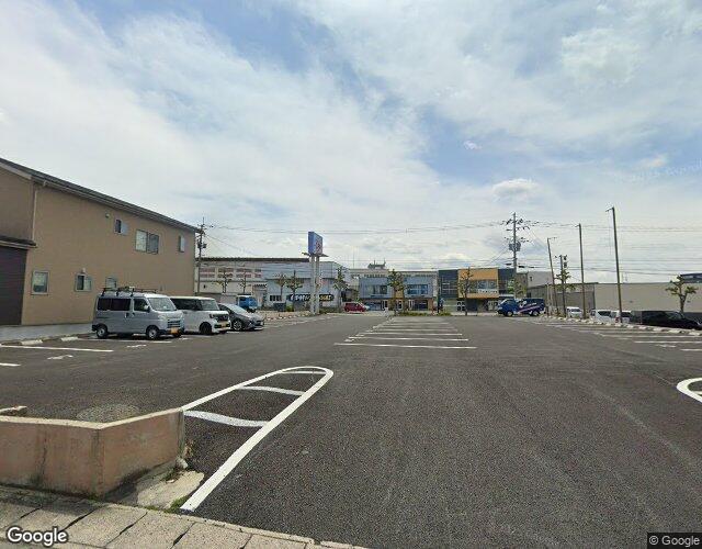エデン 裏側からの外観