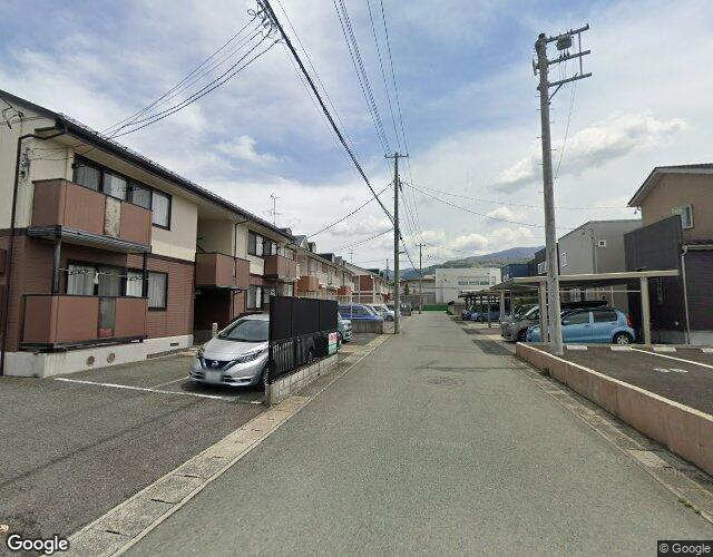 エデン 右側からの外観