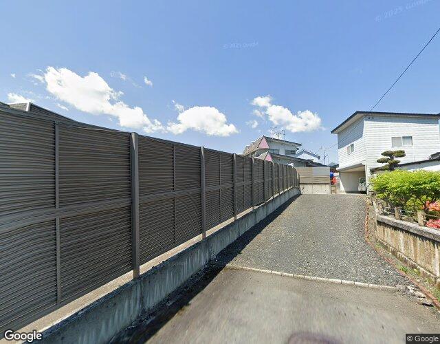 アルファ 左側からの外観