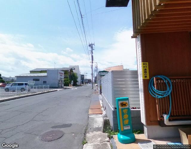 赤いくつ 左側からの外観