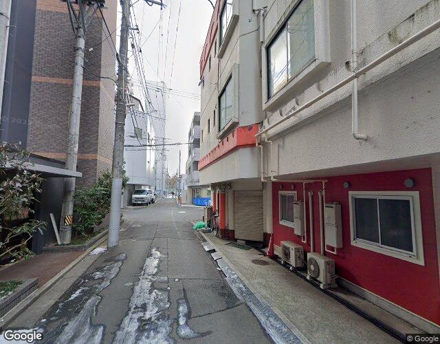 ホテル カラーズ 左側からの外観