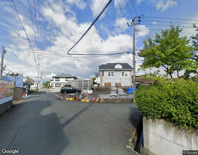 クイーン 左側からの外観