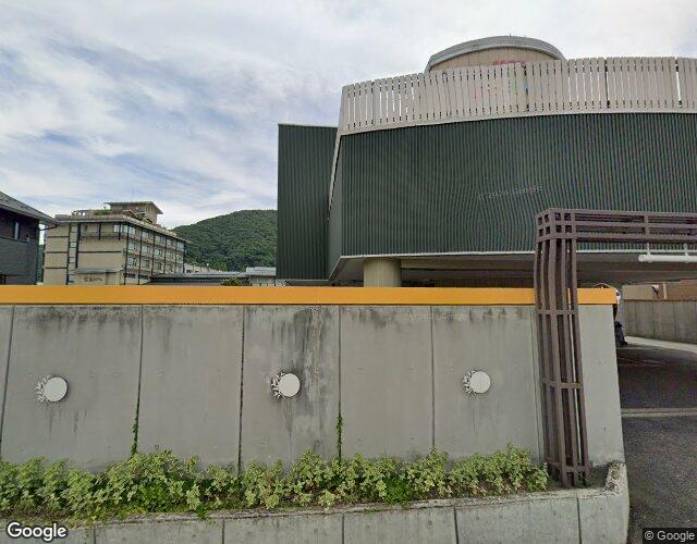 いろえんぴつ 右側からの外観