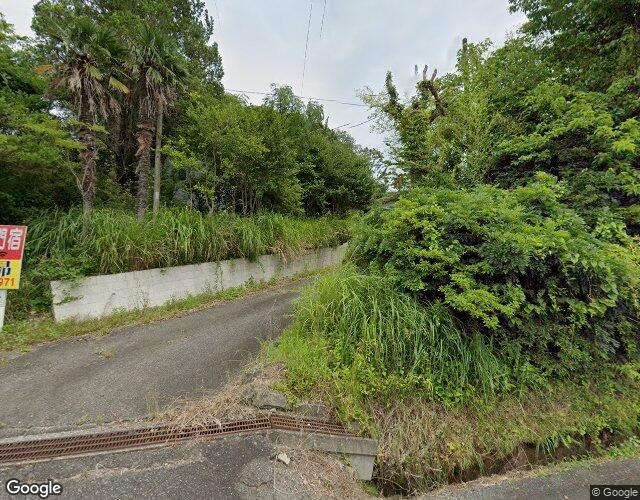 昂 右側からの外観