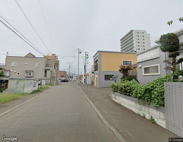 ホテル 朋（TOMO） 左側からの外観