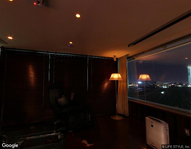 Blue Hotel OCTA 左側からの外観