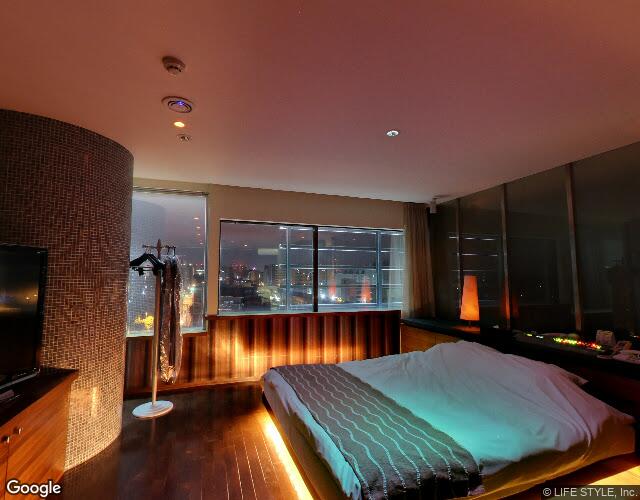 Blue Hotel OCTA 右側からの外観