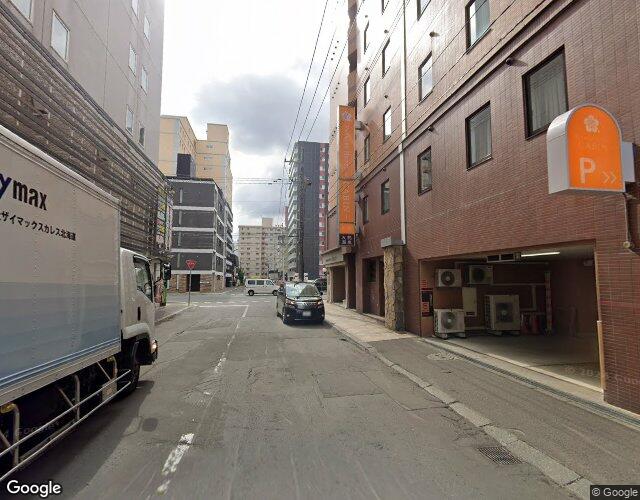 ウォーターゲート札幌 左側からの外観