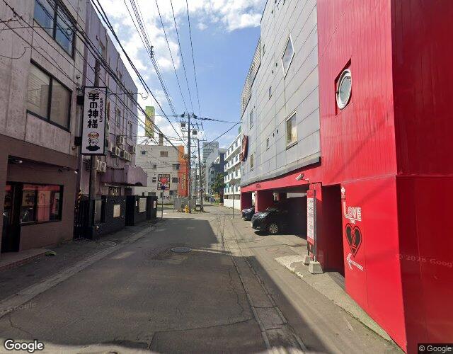 ススキノラヴホテル1 左側からの外観
