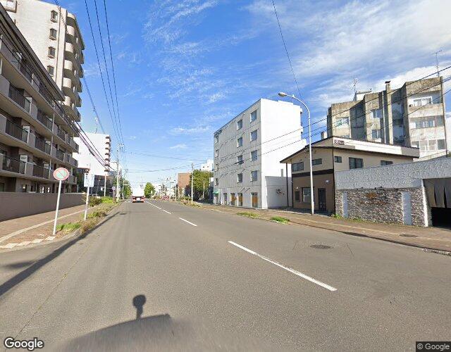 リップローズ 右側からの外観