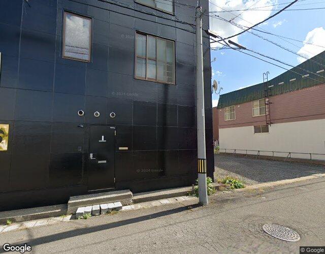 GOLD MOON 右側からの外観