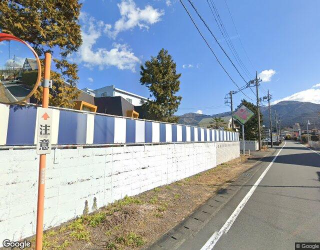 サンクルー御殿場 右側からの外観