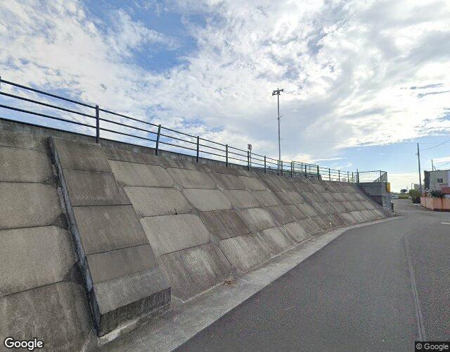 アントワープ 裏側からの外観