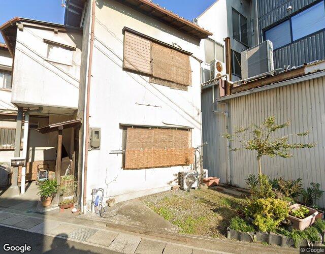 NRB（エヌアールビー） 右側からの外観