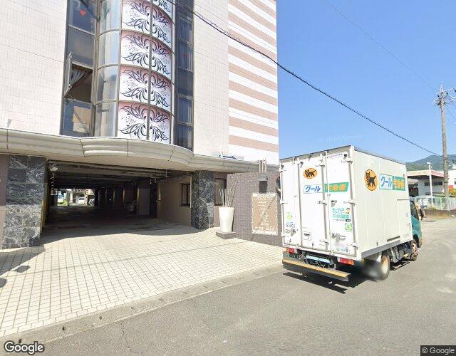 セピア ラックス 左側からの外観