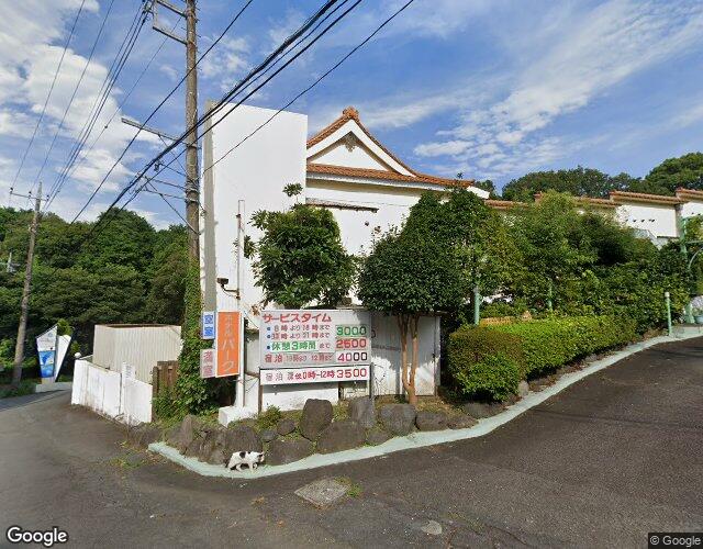The Seven Seas 右側からの外観