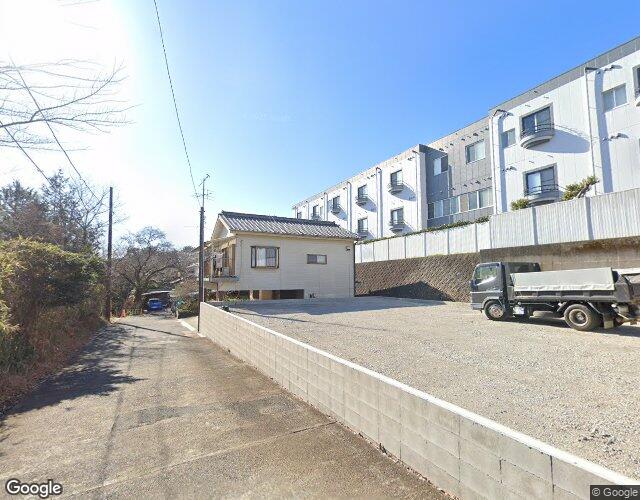 ハイハイ 左側からの外観
