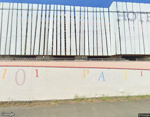 ホテル101PATIO 左側からの外観