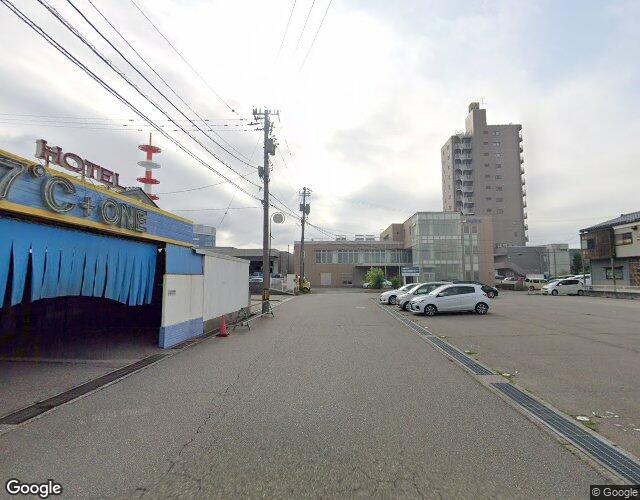 HOTEL 7℃＋ONE 右側からの外観