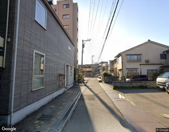 金沢アイネ 左側からの外観