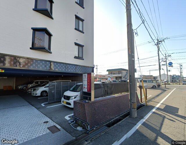 ローズベリー 左側からの外観