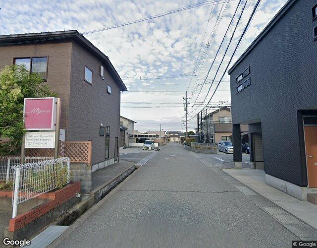 しゃぼんだま【24グループ】 左側からの外観