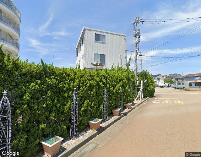 ボンボヤージュ 左側からの外観