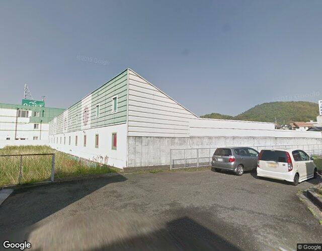 オリーブ 左側からの外観