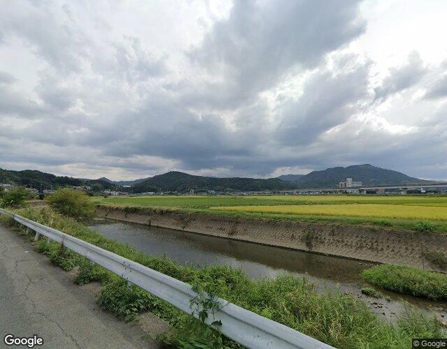 リバー 裏側からの外観