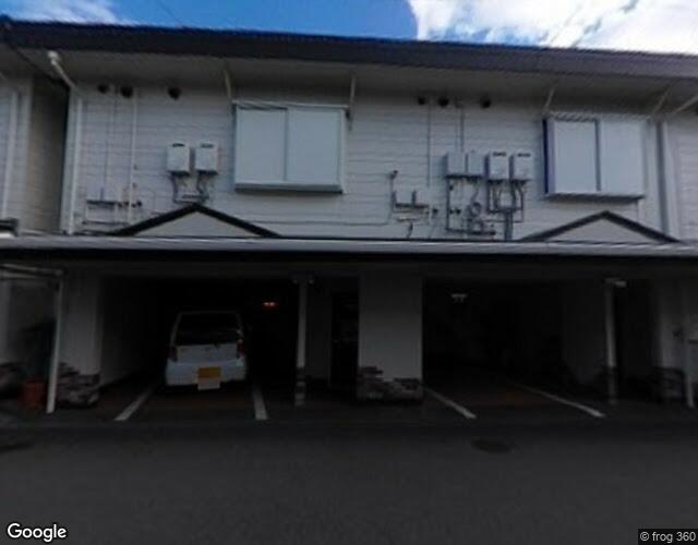 New Port 右側からの外観