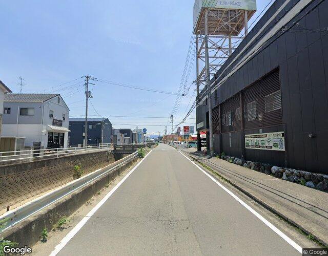 ホテル 天使の隠れ家 松山店 裏側からの外観